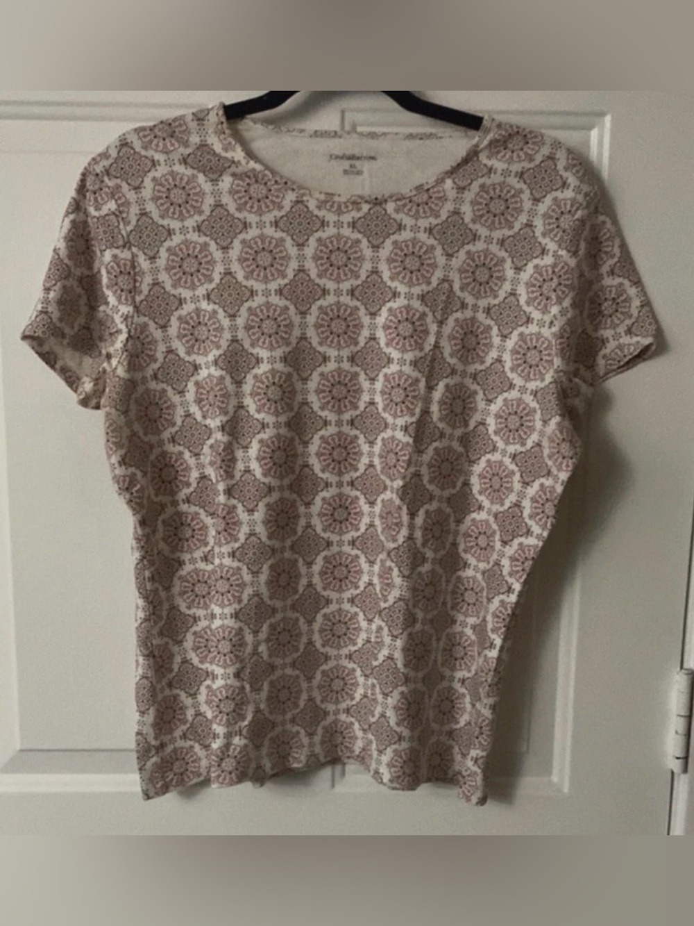 Croft & Barrow Pink Floral Medallion Short Sleeve Top